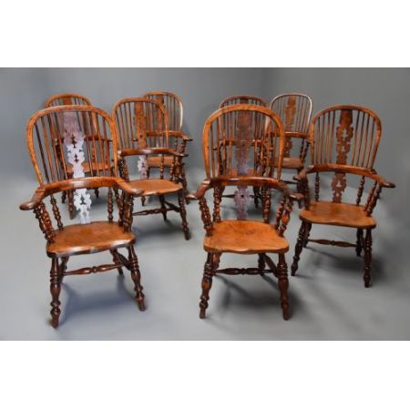 seltenes Set aus 8 antiken Windsor-Sesseln mit breitem Rücken und hoher Rückenlehne und hervorragender Patina