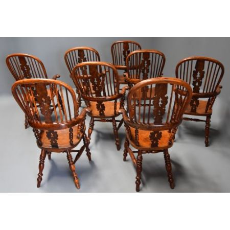 seltenes Set aus 8 antiken Windsor-Sesseln mit breitem Rücken und hoher Rückenlehne und hervorragender Patina