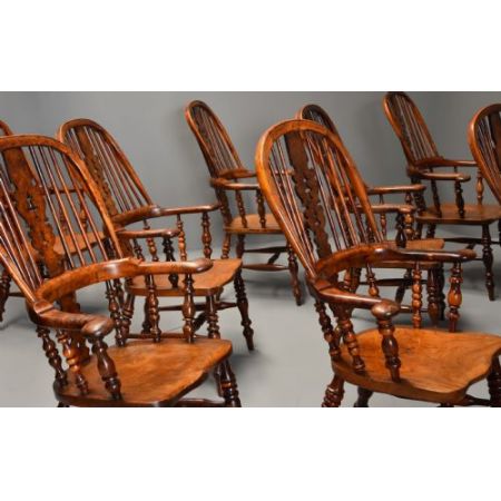 seltenes Set aus 8 antiken Windsor-Sesseln mit breitem Rücken und hoher Rückenlehne und hervorragender Patina