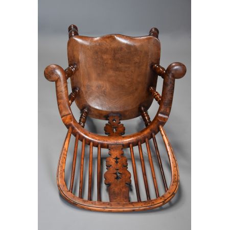 seltenes Set aus 8 antiken Windsor-Sesseln mit breitem Rücken und hoher Rückenlehne und hervorragender Patina