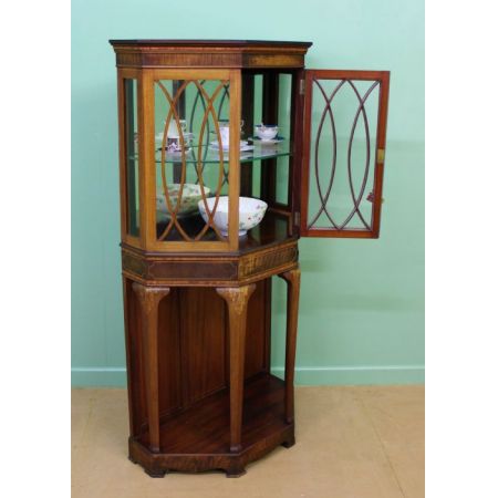 Antike edwardianische Mahagonivitrine