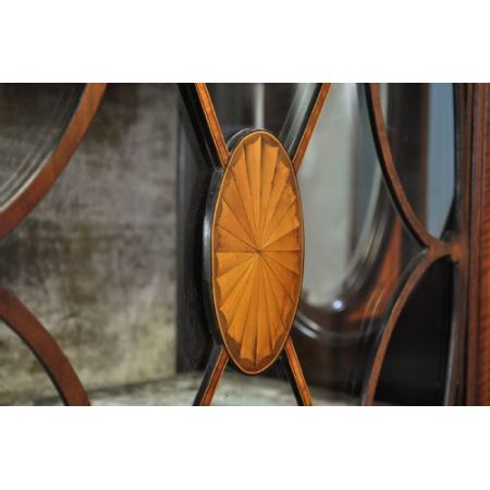 Große perfekte antike Vitrine Glasvitrine Mahagoni, sehr frühes 20. Jahrhundert