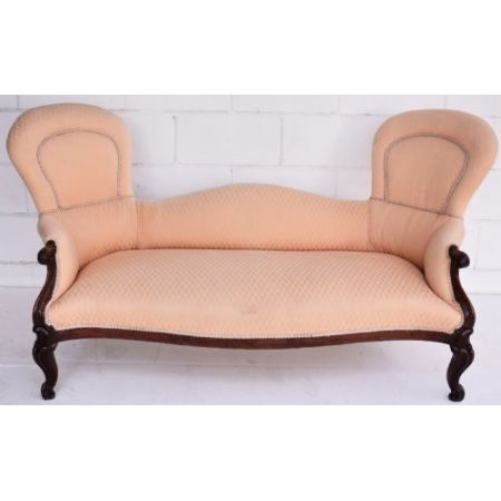 Antikes viktorianisches Doppelsofa aus einem Mahagonirahmen 