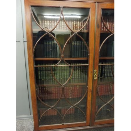 Großer Mahagoni Bücherschrank Massivholz antik ca 19. Jahrhundert