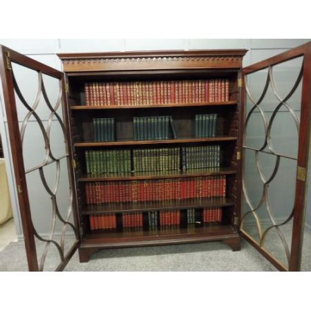 Großer Mahagoni Bücherschrank Massivholz antik ca 19. Jahrhundert