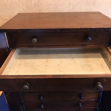 Antike viktorianische Wellington Mahagonikommode