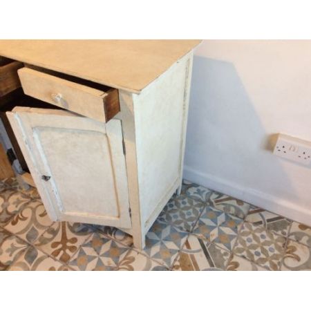 Französisch bemalter Buffetschrank lackiertes Kiefernholz 19. Jahrhundert