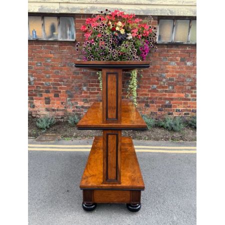 Antikes Eichenbuffet, ebonisiert, aus dem 19. Jahrhundert