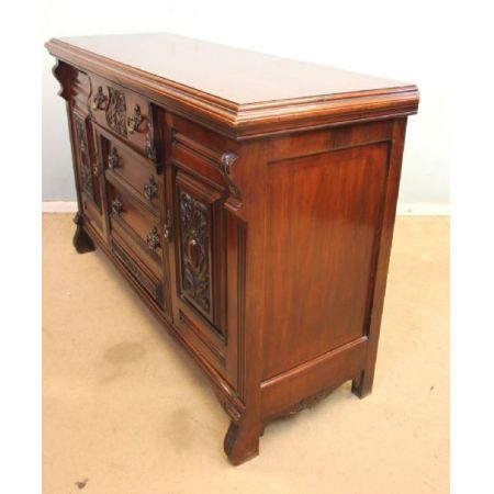 antike englische Nussbaumkommode 