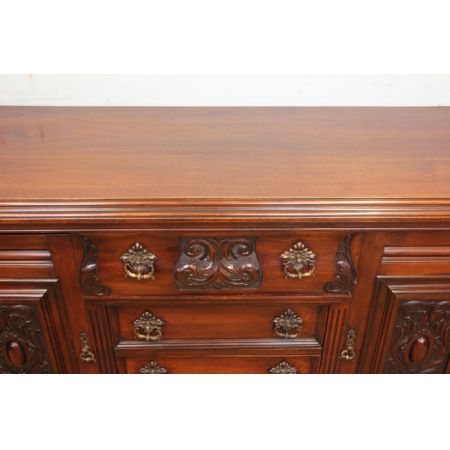 antike englische Nussbaumkommode 