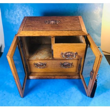 Antiker Art Nouveau edwardian Eichenschmuckschrank, verglast, 1910