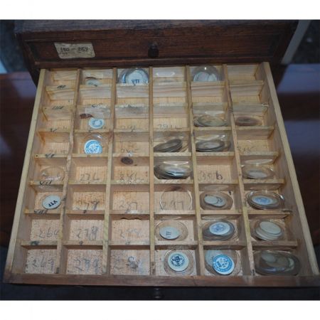 Antiker viktorianischer Uhrmacherschrank / Kiefernschrank