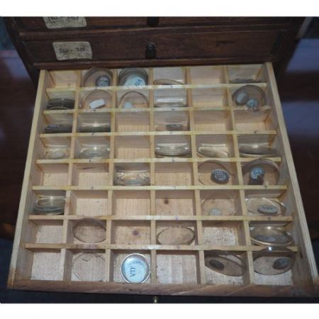 Antiker viktorianischer Uhrmacherschrank / Kiefernschrank