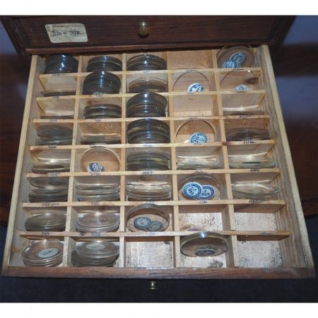 Antiker viktorianischer Uhrmacherschrank / Kiefernschrank