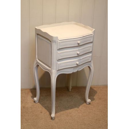 Antiker französischer kleiner Nachttisch, weiß lackiert, von 1920