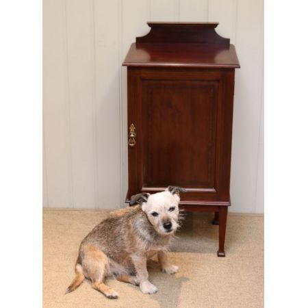 Edwardianischer antiker Mahagoninachttisch, von 1910