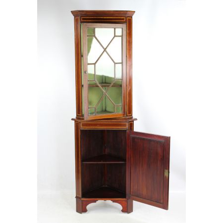 schlanker antiker edwardianischer Mahagonieckschrank