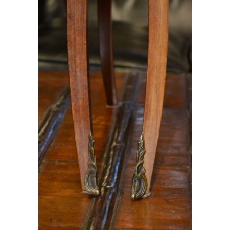 Ein Paar französischer Massivholz Nachttische antik ca 1930