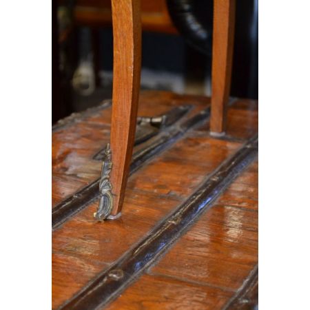 Ein Paar französischer Massivholz Nachttische antik ca 1930