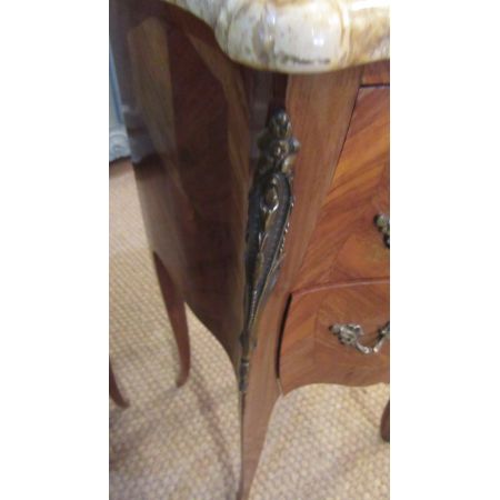 Ein Paar französische Marmor Nachttische Massivholz antik ca 1920