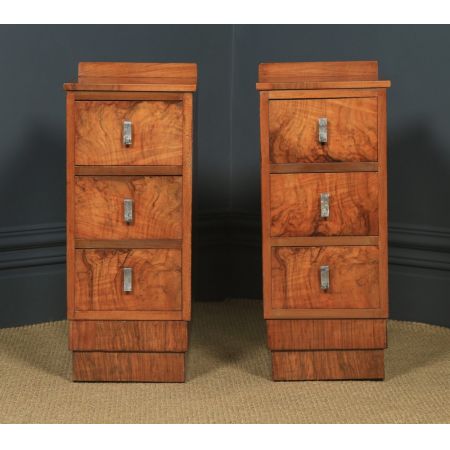 antikes englisches Paar  Art-Déco Nachttische aus Walnussholz  (um 1930)