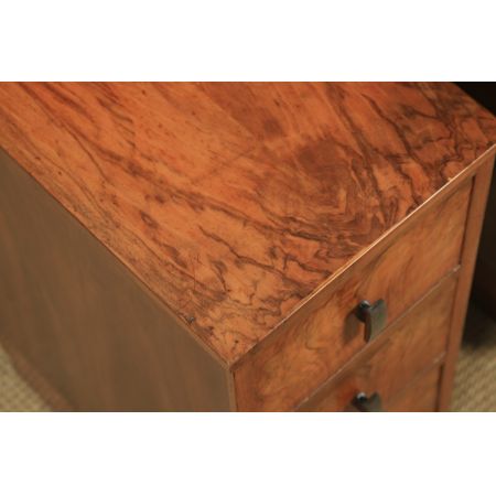 antikes englisches Paar  Art-Déco Nachttische aus Walnussholz  (um 1930)