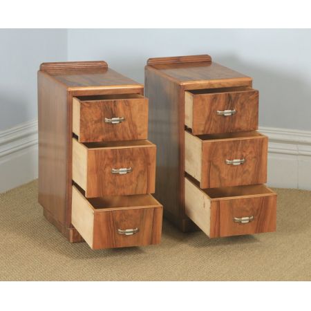 antikes englisches Paar Art-Déco Walnussnachttische (um 1930)