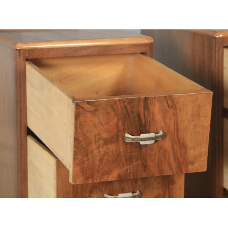 antikes englisches Paar Art-Déco Walnussnachttische (um 1930)