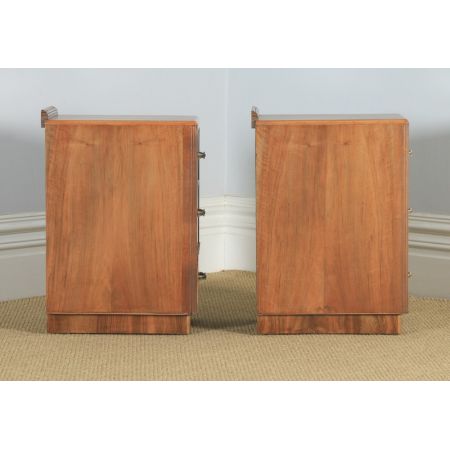 antikes englisches Paar Art-Déco Walnussnachttische (um 1930)