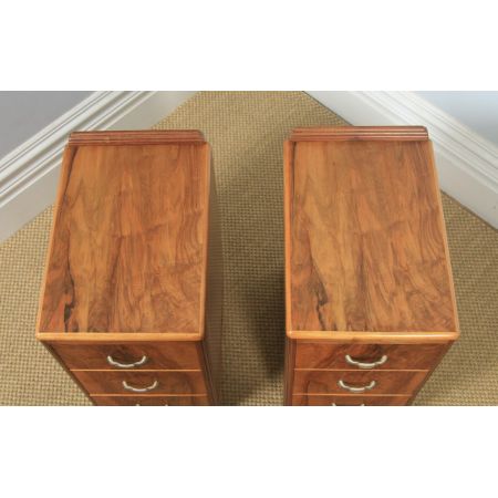 antikes englisches Paar Art-Déco Walnussnachttische (um 1930)