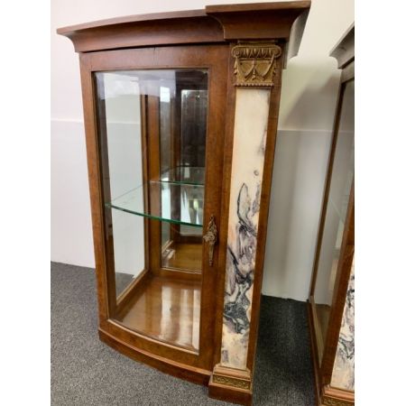 Antikes Paar französischer Art-Déco-Vitrinen, um 1930