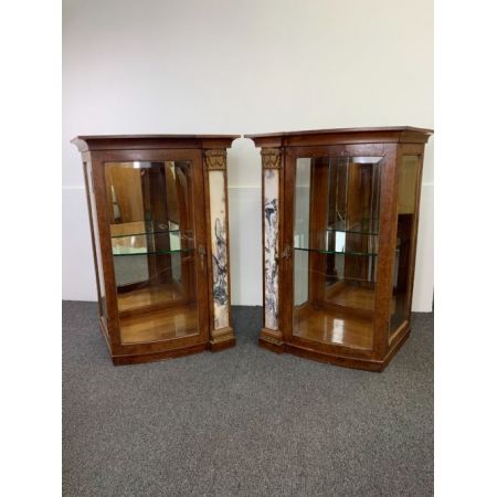 Antikes Paar französischer Art-Déco-Vitrinen, um 1930