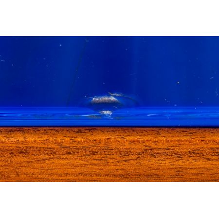 Auérgewöhnliches antikes Paar Art-Déco-Walnussnachttische und Pergament 