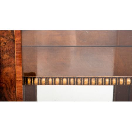 Antikes Paar Nussbaum Vitrinen, um 1860