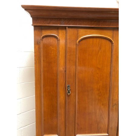 Antiker spät viktorianischer Eichenkleiderschrank 