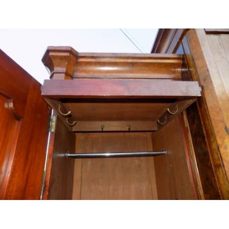 Antiker victorian Walnuss Breakfrontkleiderschrank mit Spiegel, dreitürig 