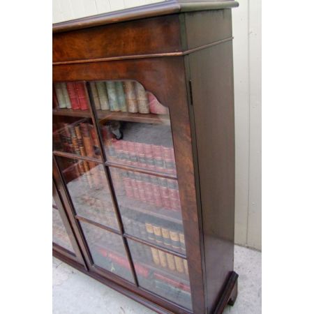 Kleines Bücherregal aus Mahagoni Massivholzregal mit verglasten Türen antik ca. 1930, sehr schöne Holzfarbe