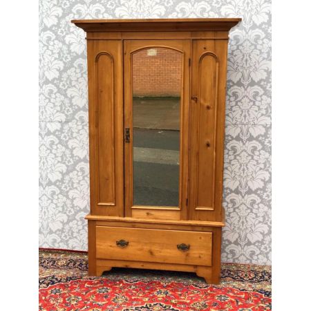 Antiker original viktorianischer  Kleiderschrank mit Spiegeltür