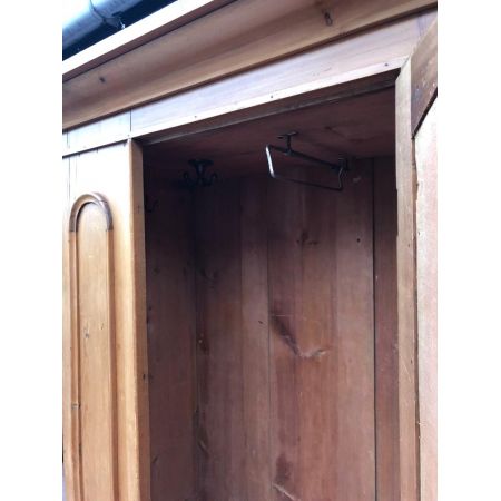 Antiker original viktorianischer  Kleiderschrank mit Spiegeltür