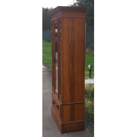 Antiker edwardianischer Satin Walnusskleiderschrank, mit Spiegel, um 1900