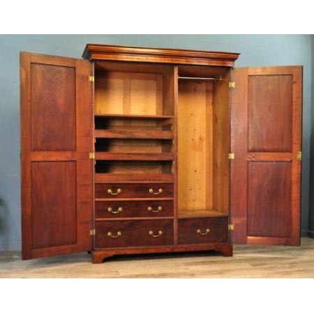 Antiker großer viktorianischer Mahagoni Doppelkleiderschrank 