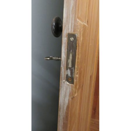 antiker bemalter Kiefernkleiderschrank, Spiegelkleiderschrank um 1900 