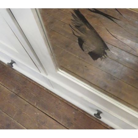 antiker bemalter Kiefernkleiderschrank, Spiegelkleiderschrank um 1900 