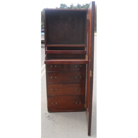 Antiker viktorianischer  zweitüriger Mahagonikleiderschrank, 1850 