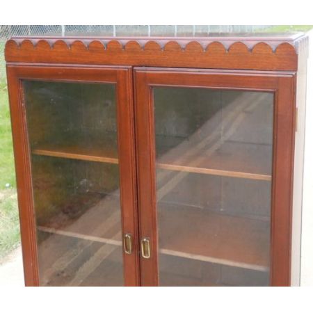 Antikes schmales Mahagonibücherregal aus 1930