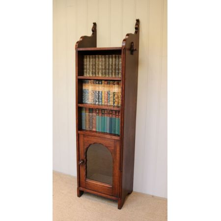 Antikes hohes Bücherregal aus französischer Eiche