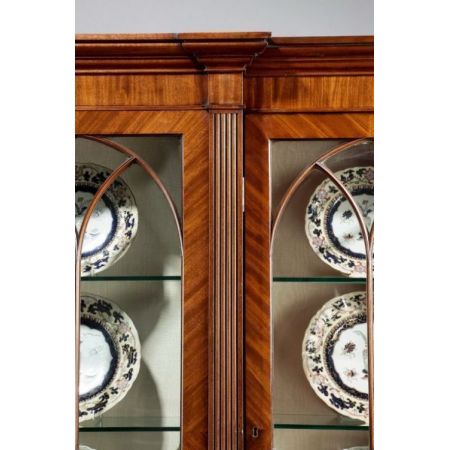 Antiker kleiner Breakfront-Mahagonibücherschrank aus der Regencyzeit, 1815