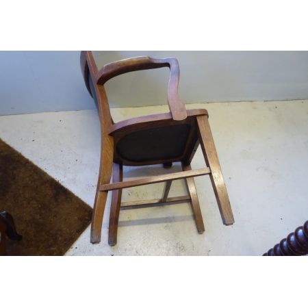 Antiker Eichenschreibtischstuhl mit Lederbezug von 1920