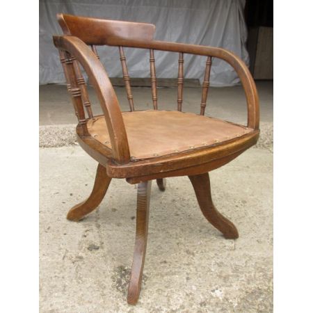Antiker edwardianischer drehbarer Eichenschreibtischstuhl mit Spindelrücken