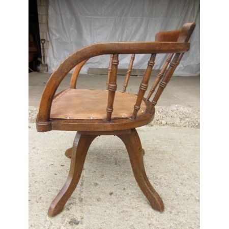 Antiker edwardianischer drehbarer Eichenschreibtischstuhl mit Spindelrücken